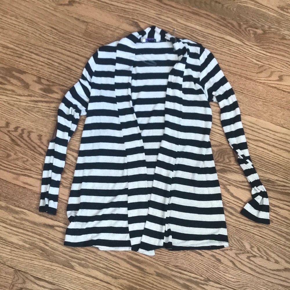 Long sleeved stripped cardigan